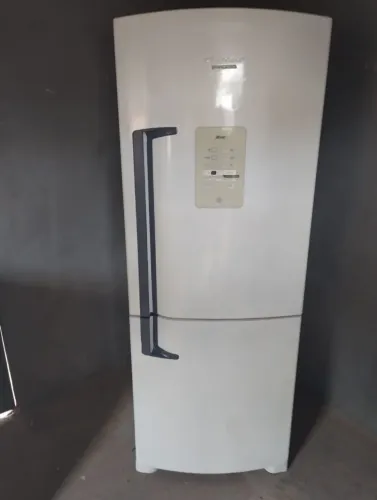 Geladeira inverter Brastemp frost free semi nova. $900