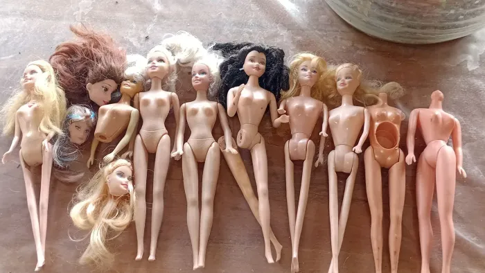 Bonecas Barbie genericas sucatas