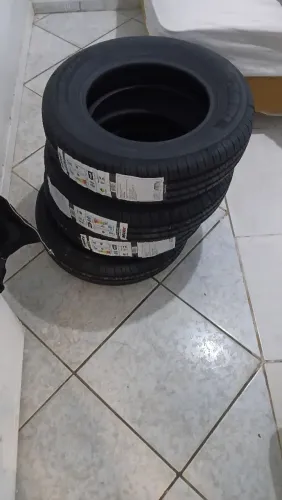 Pneus novos nunca usado no plástico, estou vendendo por precisar do dinheiro urgente