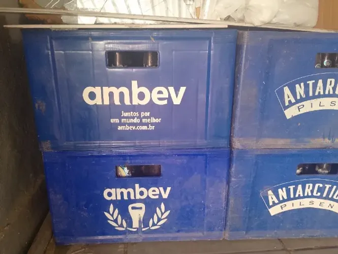 Caixas de cervejas Vazias c VASILHAMES