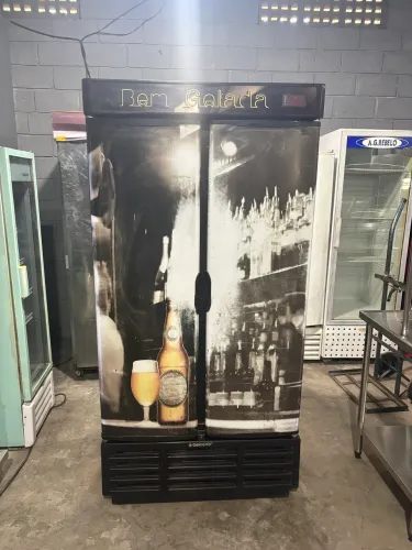 Cervejeira Expositora Gelopar 760 Litros - 2 Portas - 220V (Aceito Cartão)