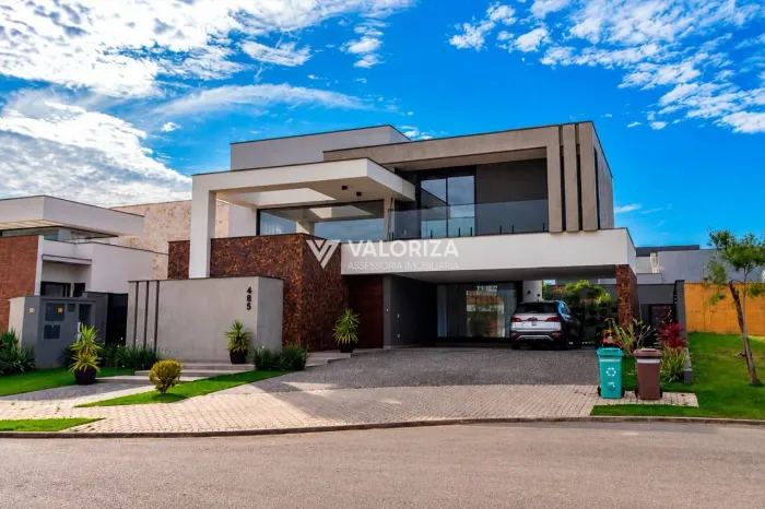 Casa à Venda no Alphaville Nova Esplanada com 4 Dormitórios, 3 Suítes, Piscina Aquecida e