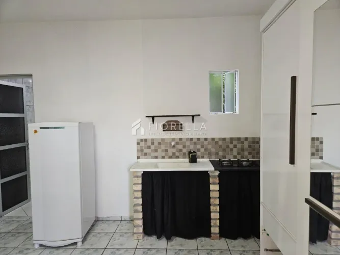 Kitnet Mobiliada com 01 dormitório no bairro Fazenda Santo Antônio - São José.