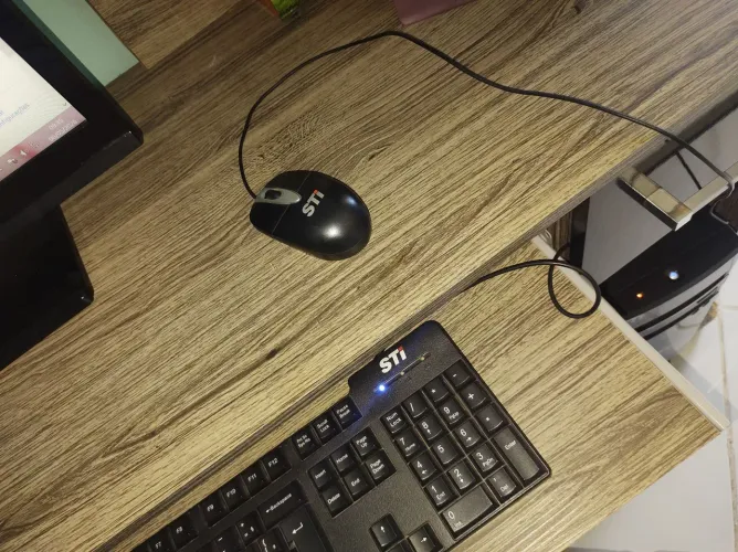 Vendo Computador de Mesa STi (Semp Toshiba informática)