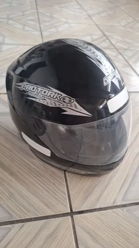 capacete de motocicleta da marca Pro Tork New Liberty 4.