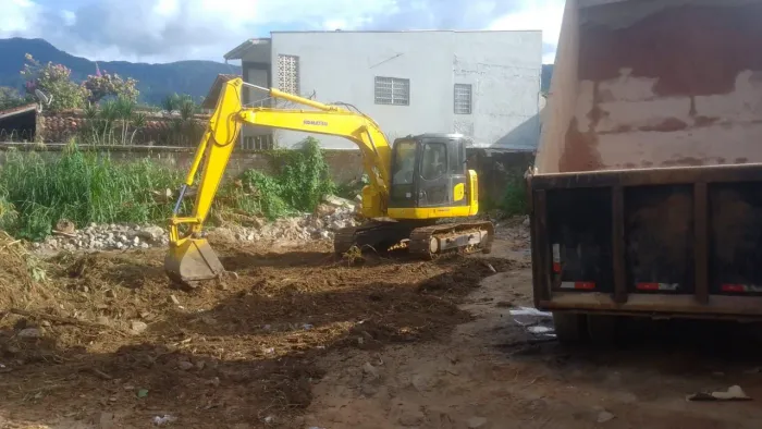 Escavadeira komatsu 138 
