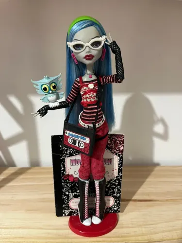 Ghoulia Yelps Básica Wave 1 Completa - Monster High + Brindes (Ler descrição completa)