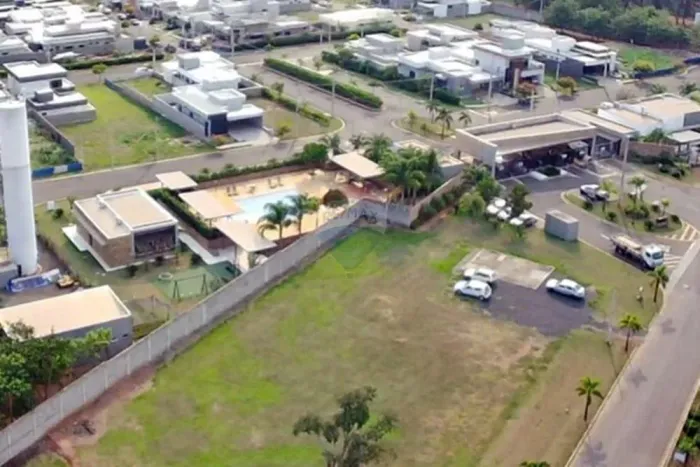 Lote Comercial ao lado da Portaria do Condomínio Volpi