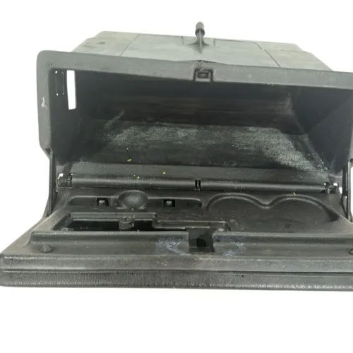 Porta Luvas Painel Volkswagen Golf 1994 A 1999 Com Avaria