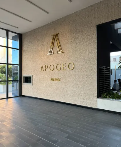 APARTAMENTO ALTO PADRÃO, PRÉDIO NOVO, GOIABEIRAS, 3 SUÍTES, C/ ARMÁRIOS. ED. APOGEO, CHURR