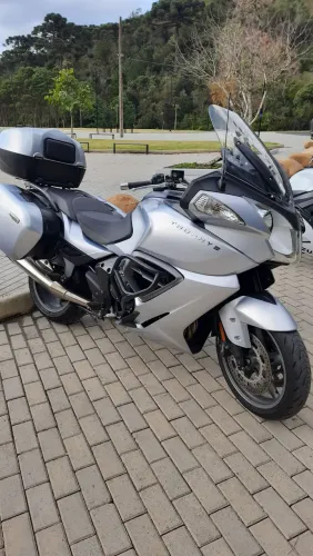 Triumph Trophy SE com apenas 24.000 km