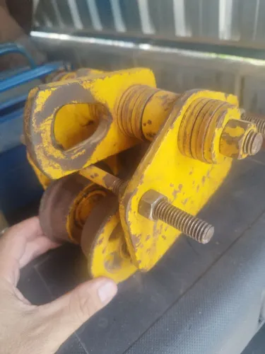 Trole Berg Steel, capacidade 1 tonelada