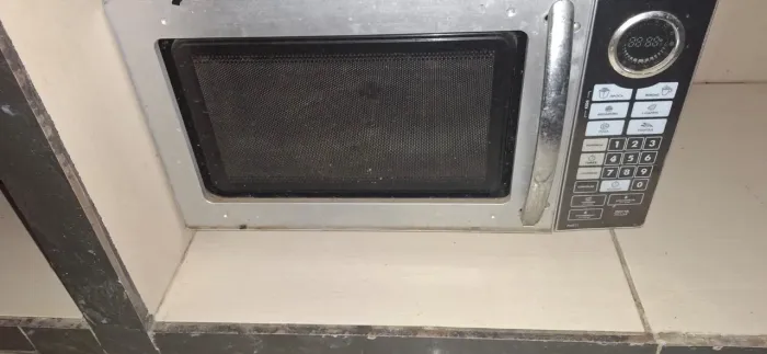 MICROONDAS PHILCO ESPELHADO ? COM ESPELHO DA TAMPA QUEBRADO.