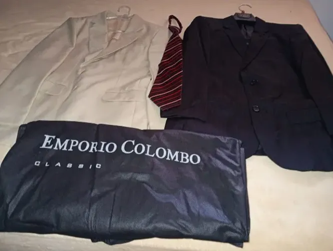 TERNOS NA COR BEGE E PRETO