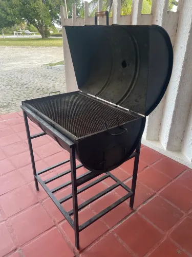 Vendo churrasqueira de bafo