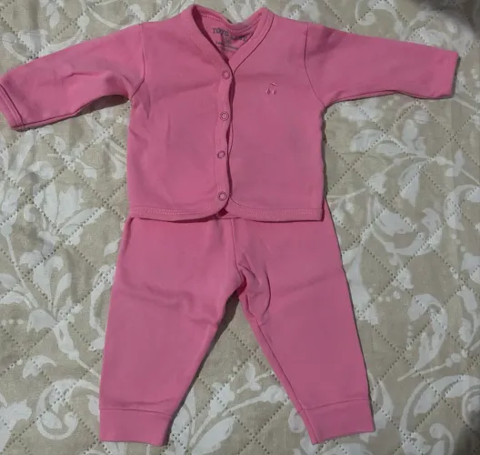 Desapego de roupas para bebê nunca usadas .