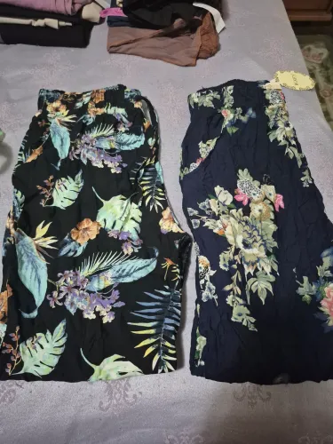 Calças viscose estampada tam.G. cada 35,00