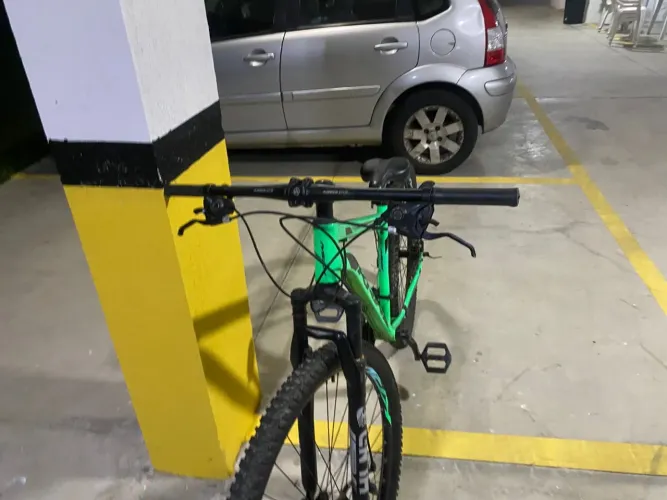 Bicicleta krw verde florescente aro 29 e com rodas soltas macaquinho torto
