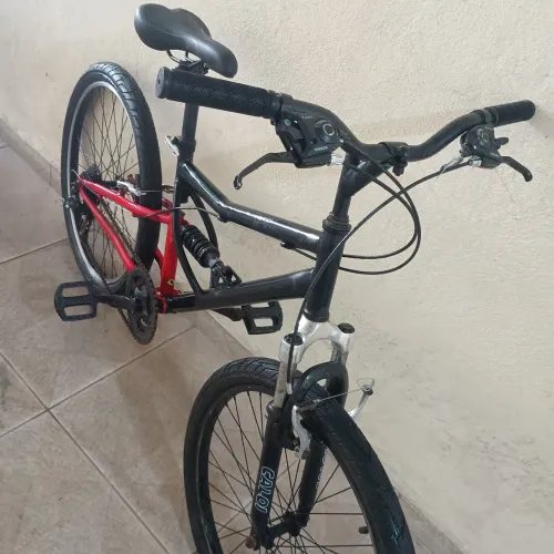 Bicicleta Mountain Bike aro 24