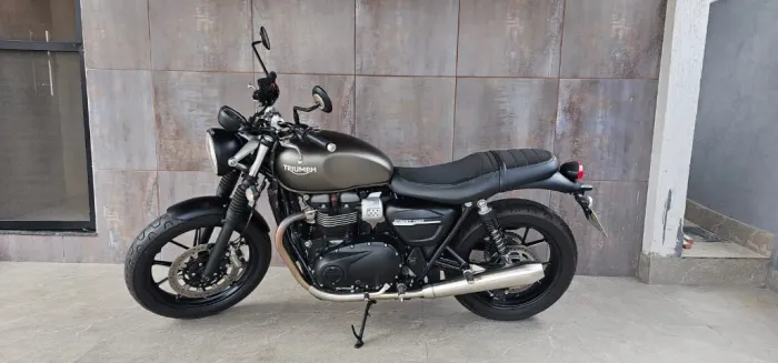 Triumph Street Twin 2019/2019 - Único dono - Cor Matt Ironstone