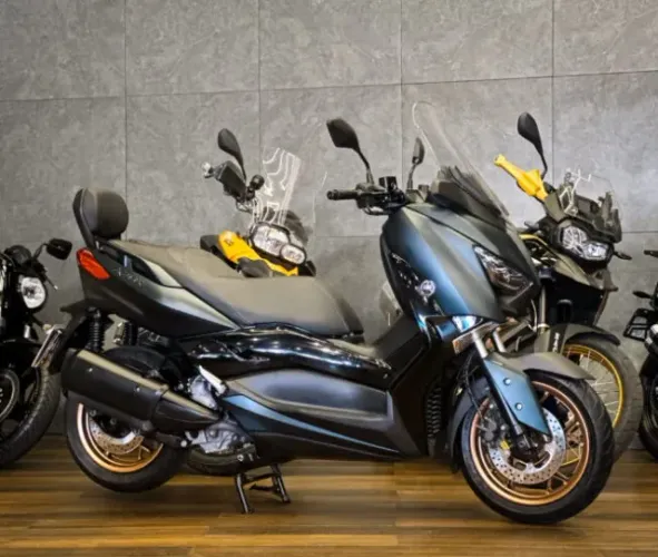 YAMAHA XMAX 250 ABS 2023/2024