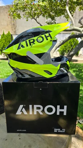 Capacete AIROH TWIST 3