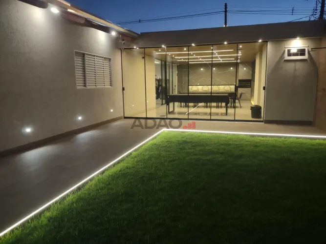 Linda Casa Alto Padrão no Setor Bueno Casa de Rua com 5 Quarto(s) e 8 banheiro(s) à Venda,
