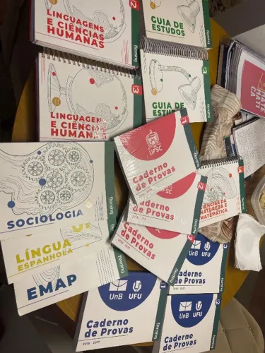 Livros de vestibular novos