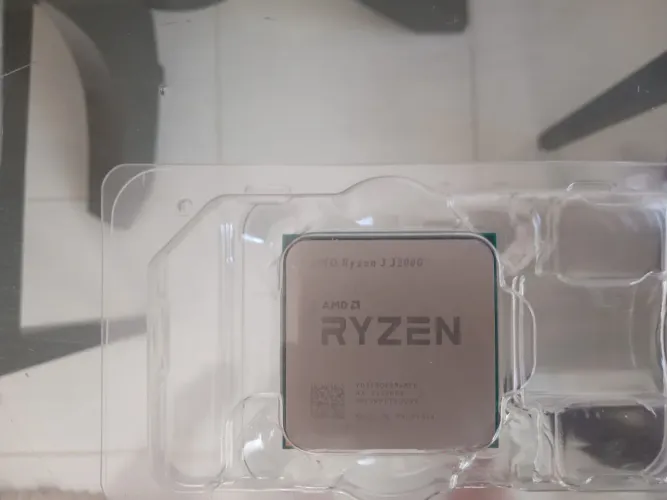 RYZEN 3 3200G