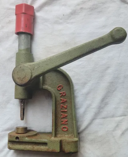 Prensinha Manual Graziano número 7