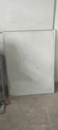 Quadro branco escolar em ótimo estado
