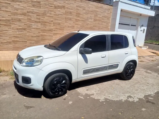 Fiat Uno Attractive 1.0 EVO Fire Flex 8V 5P 2016