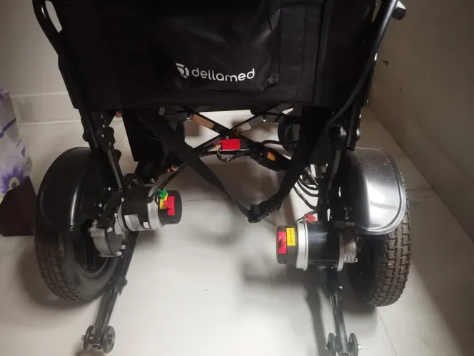 Cadeira de rodas motorizada