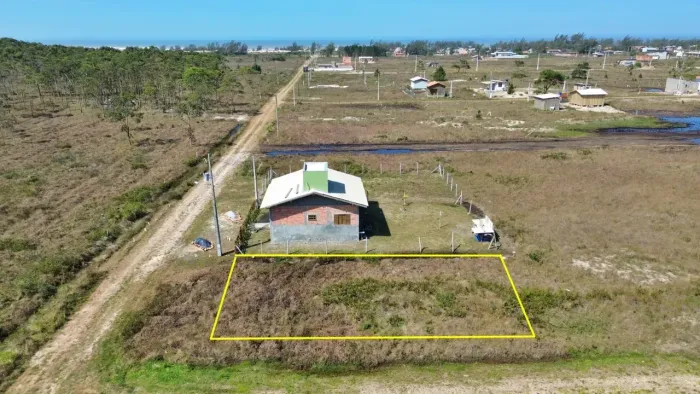 Terreno de ESQUINA em Balneário Arroio do Silva-SC
