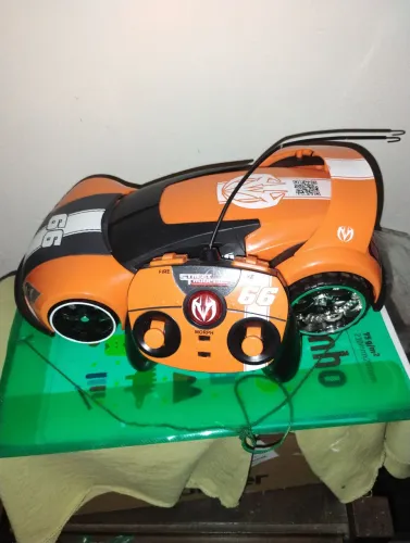 Vendo carro controle remoto grande da marcar Maisto street trooper project 66