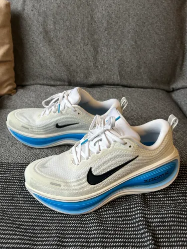 Tênis Nike Vomero Plus 