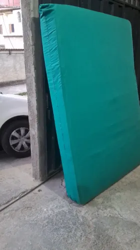 Vendo colchão de casal por 100 reais entrego