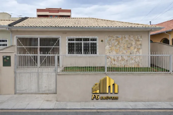 Casa à Venda, no Real Parque, São José, SC, com 5 quartos, 4 Banheiro, 2 vaga de garagem