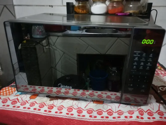 Microondas semi-novo marca Midea!