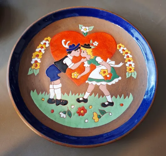 Prato em ceramica vitrificada cena alemã