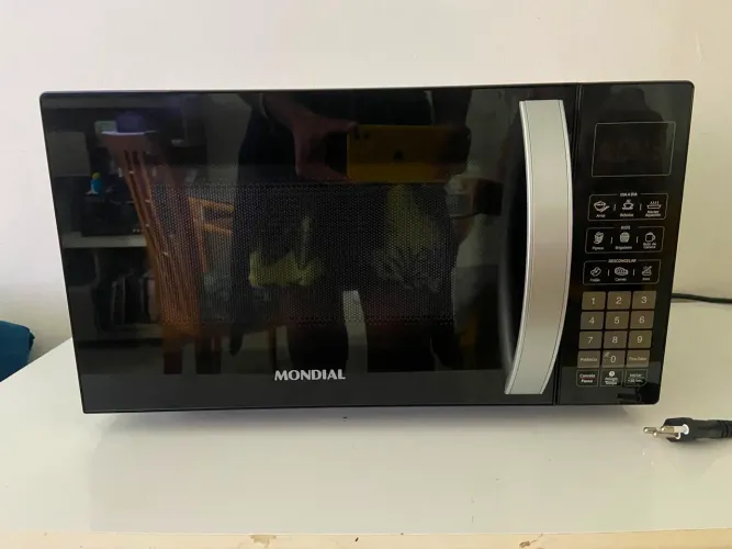 Micro-ondas Mondial Preto 21L 127V