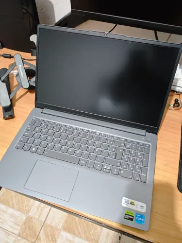 Lenovo LOQ Essential RTX 3050