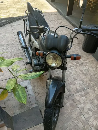 Vendo moto titam 150 hs Honda!!