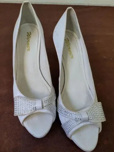 Sapato salto branco