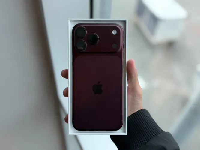 iPhone 18 Pro Max - 256gb Burgundy