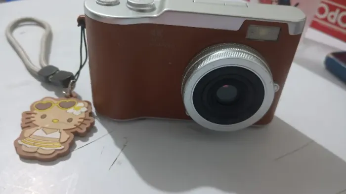 Camera 4k marrom