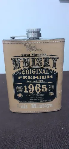 Cantil WHISKY retrô