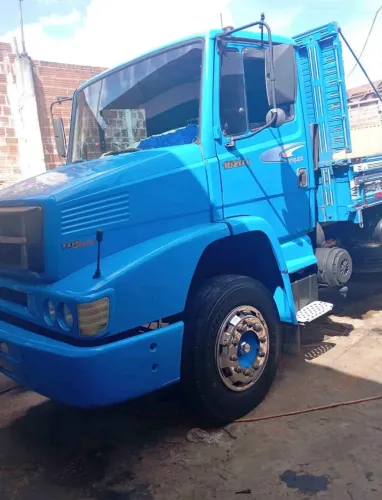 2005 MBenz 1620 (parcelo no boleto)