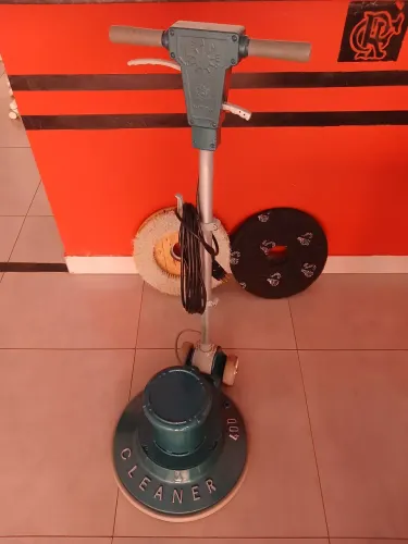 Enceradeira e Lavadora de Pisos Marca Cleaner