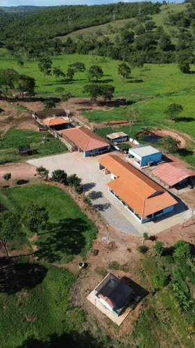 Fazenda para Venda em Alexânia, 4 dormitórios, 2 suítes, 4 banheiros, 4 vagas